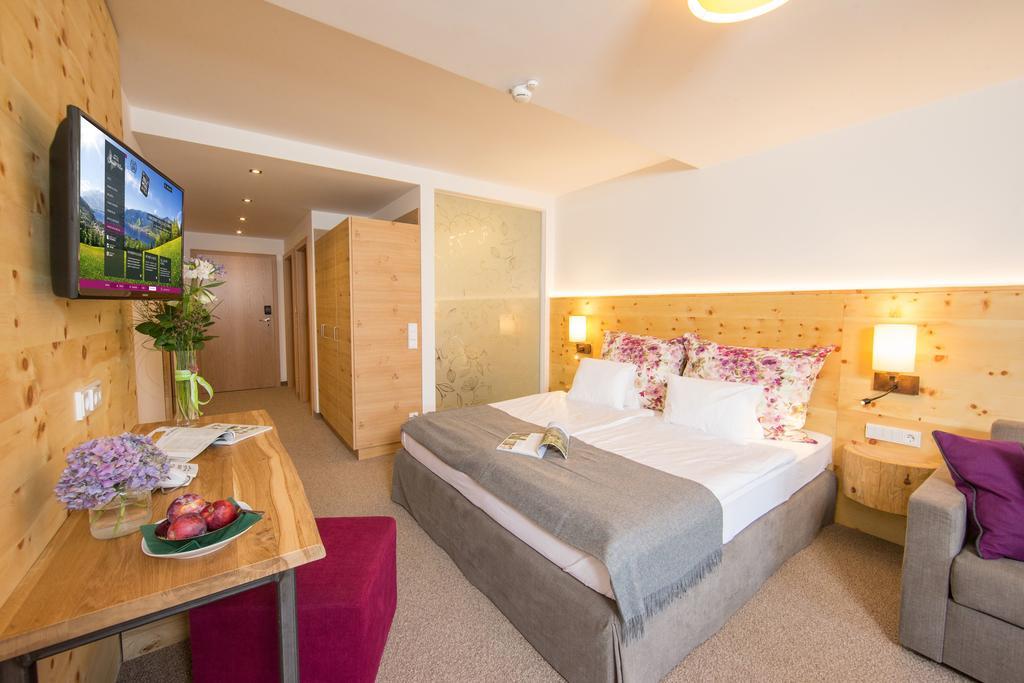Hotel Stadt Wien Zell am See Pokoj fotografie
